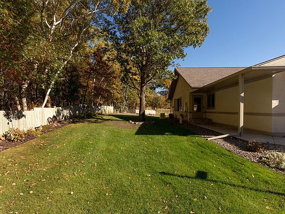 3rd image of 14746 Fairway Dr