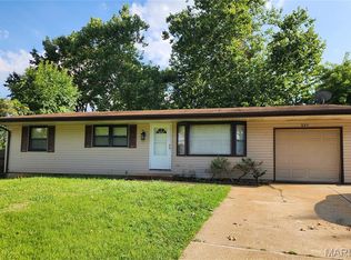 809 Bordeaux Ct, Ballwin, MO 63011