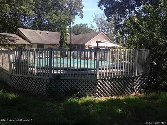 4th image of 682 Vaughn Ave