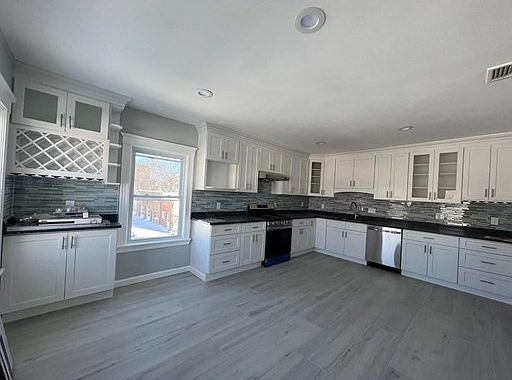 3rd image of 62 Water St #62