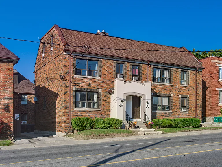 938 Avenue Rd #3 — Photo 34