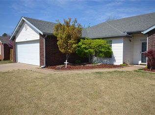 368 Robin Hood Ct, Springdale, AR 72764