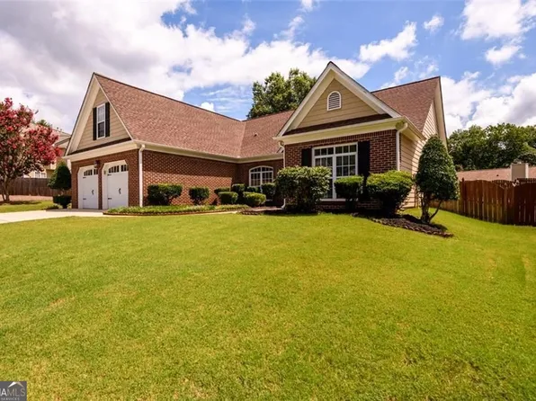 900 Downyshire Dr, Lawrenceville, GA 30044