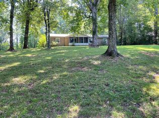 639 Beacon Rd, Parsons, TN 38363