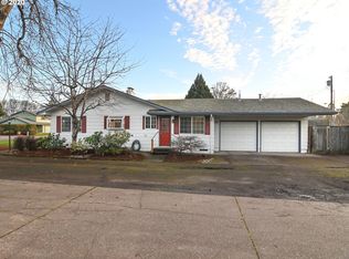 1954 Gilham Rd, Eugene, OR 97401