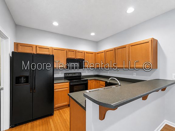 3rd image of 250 Highland Golf Dr