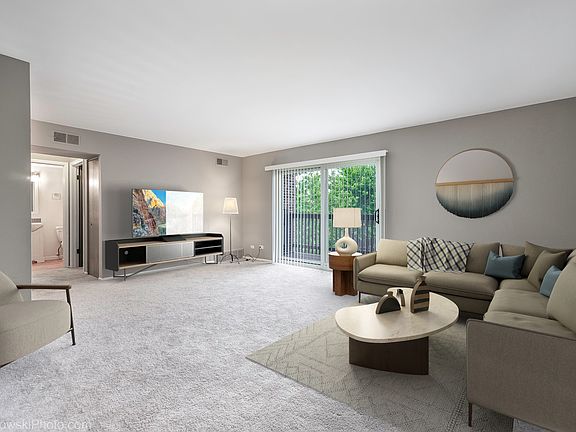 4th image of 675 Grove Dr APT 304