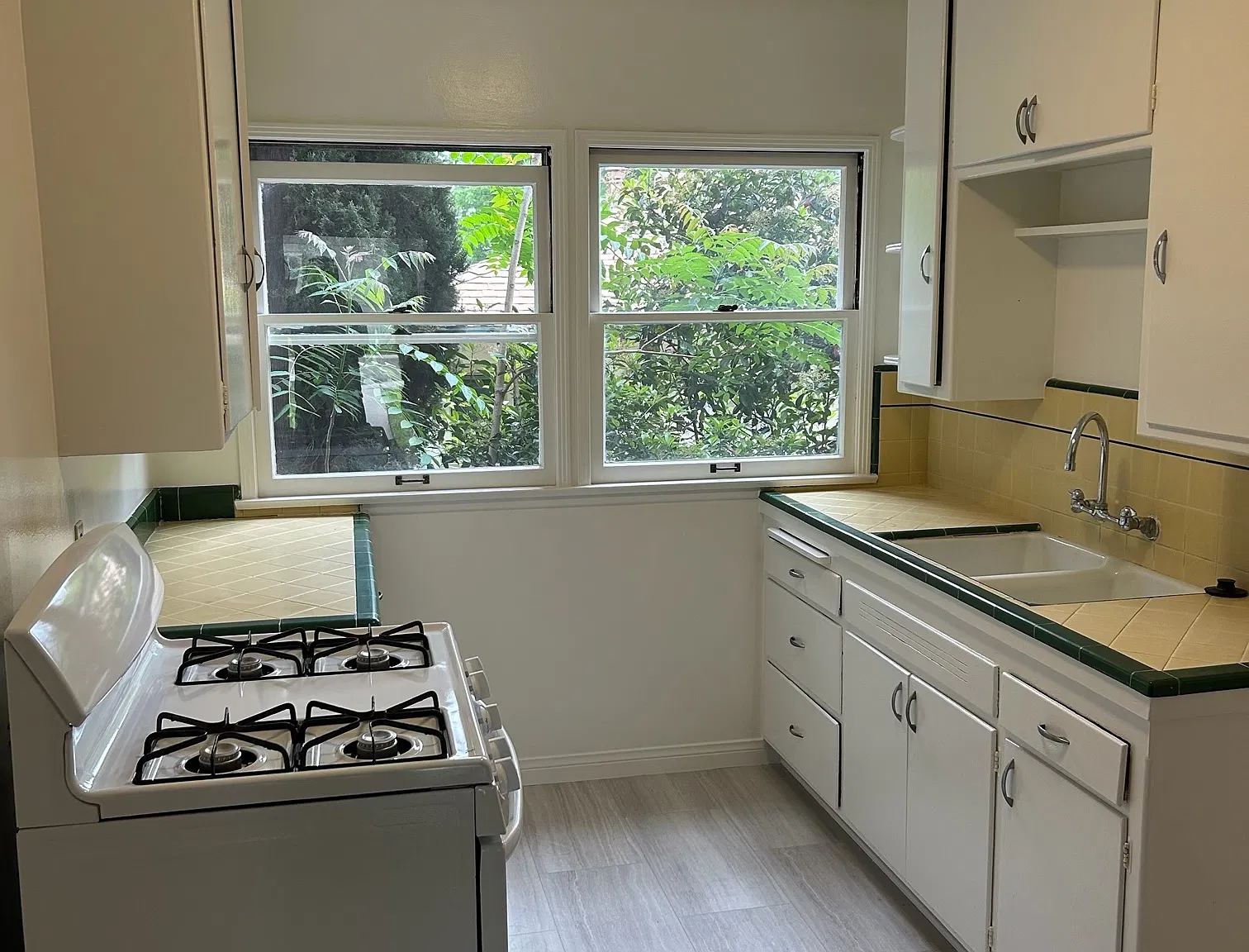 2 bed, 800 sqft, $2,200 — Photo 3