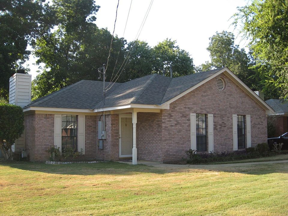 1st image of 530 Forest Park Dr