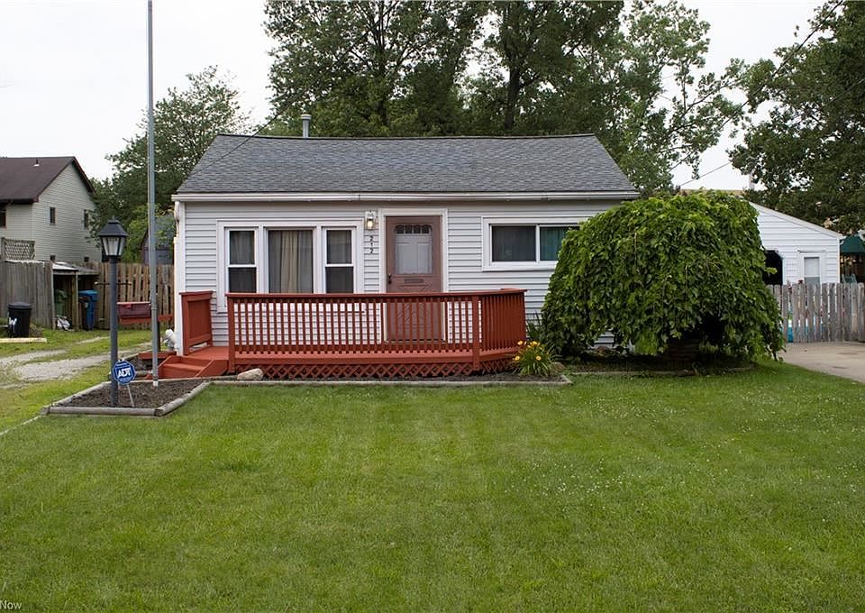 1st image of 212 Parkway Dr