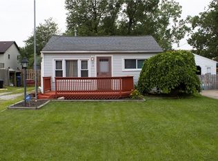 212 Parkway Dr, Eastlake, OH 44095
