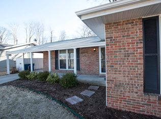 2848 Creston Ln, Maryland Heights, MO 63043