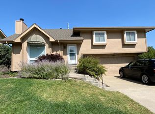 15806 Parker St, Omaha, NE 68118