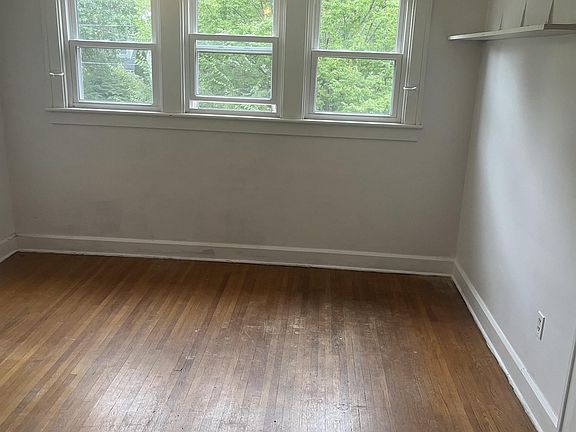 5th image of 325 E 5th St