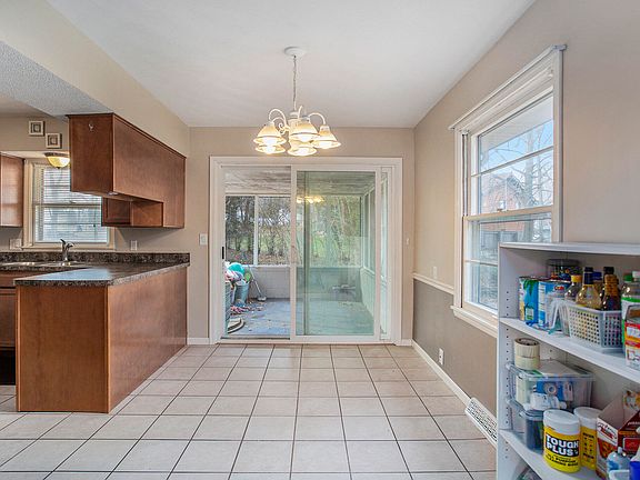 5th image of 202 Leland Dr S