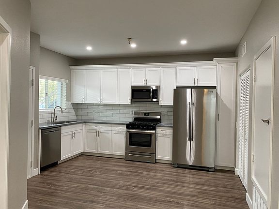 2nd image of 195 Johnston Ln #201