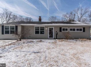 19 Gentle Rd, Levittown, PA 19057