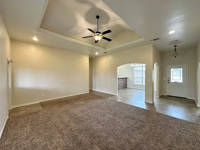 6710 Alvin Dr — Photo 4
