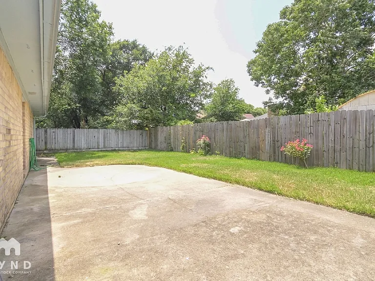 7014 Stoney River Dr — Photo 6