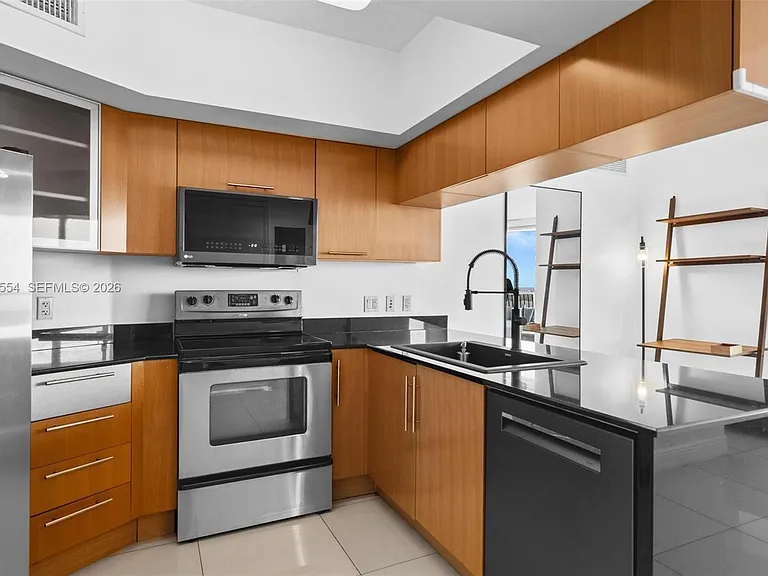 1750 N Bayshore Dr #4901 — Photo 2