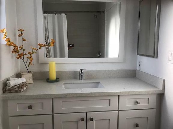 5th image of 453 E Verdugo Ave APT 204