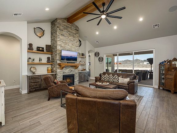 4th image of 3261 Cerro Ct