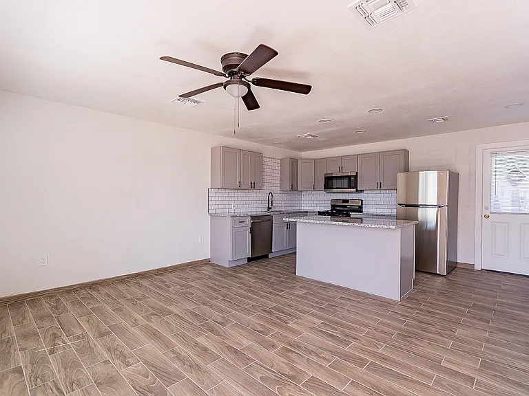 37 E El Parque Dr #A — Photo 10