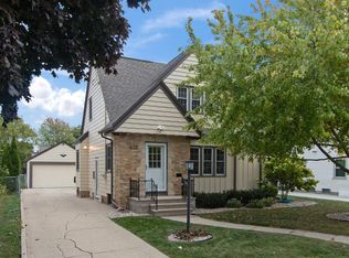 1620 Jefferson St, Oshkosh, WI 54901