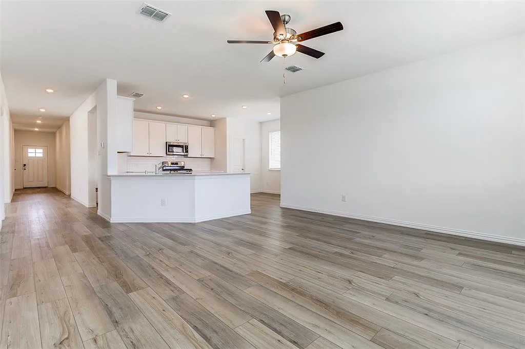 Building Photo - 1213 Blue Spring Dr