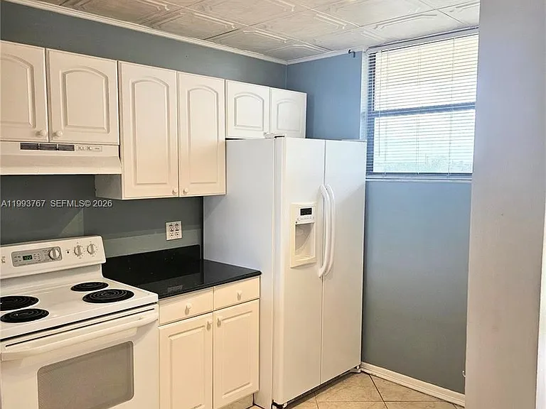 114 Lake Emerald Dr #409 — Photo 1