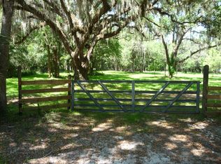 572 Maytown Rd, Oak Hill, FL 32759