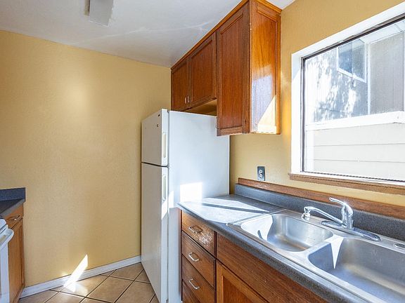 4th image of 2105 W Steele Lane