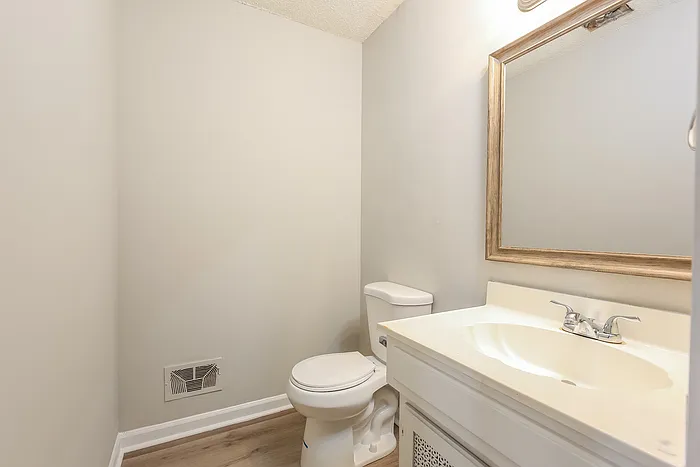 421 Sellwood Cir — Photo 6