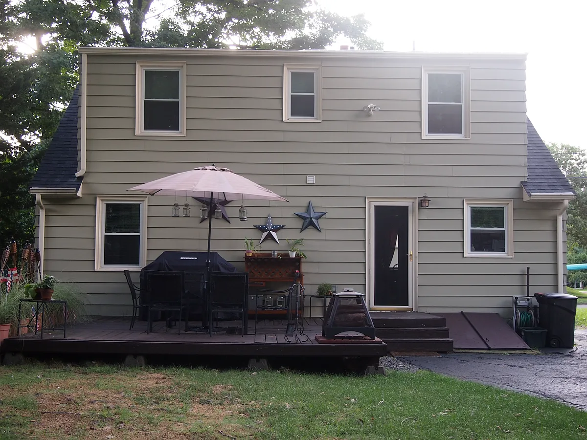 Building Photo - 2059 Whitney Ave