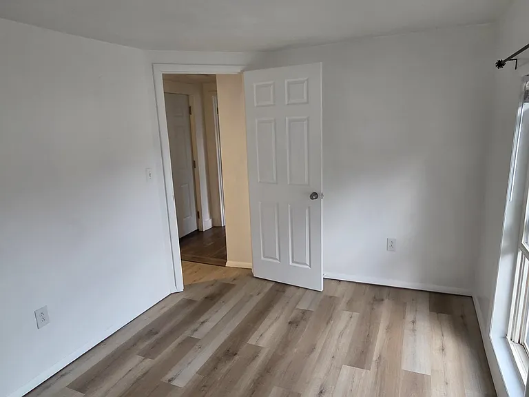164-166 Main St #166B — Photo 3