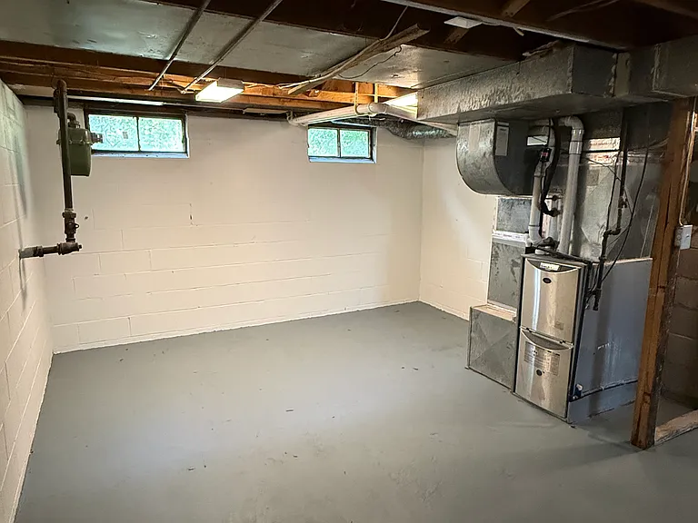 3390 Kenlawn St — Photo 14