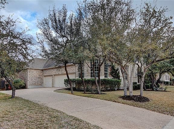 2nd image of 2707 Lake Forest Dr