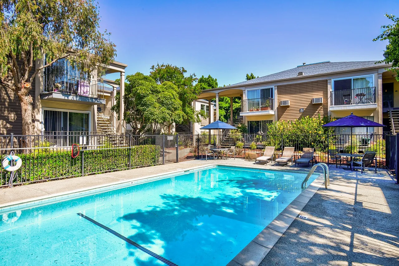 Cambria — Photo 2