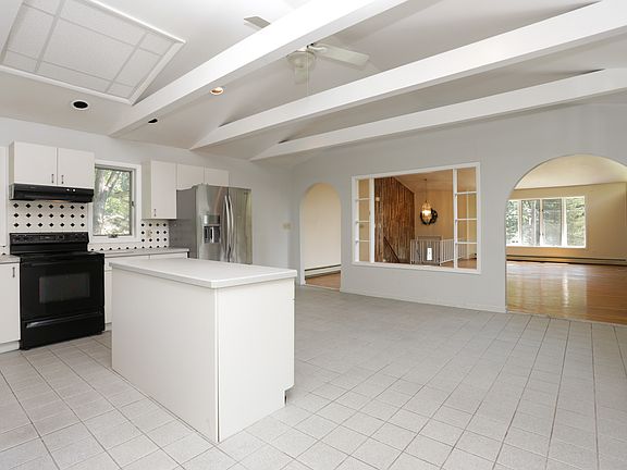 4th image of 564 Westbrook Dr