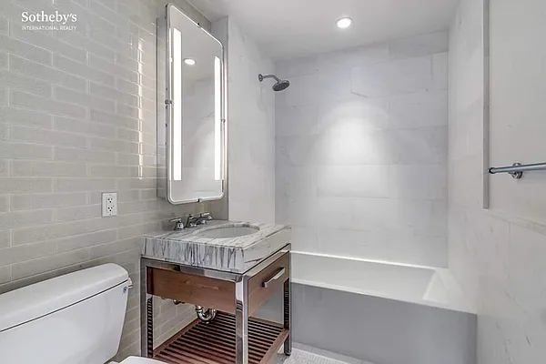 Rented by Sotheby's International Realty | media 13