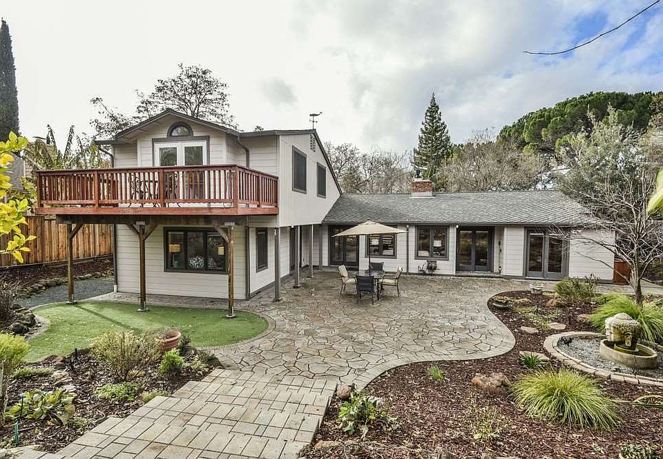 1st image of 336 Nob Hill Dr