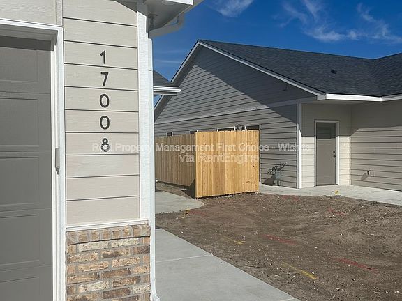 2nd image of 17008 W Kashmir St