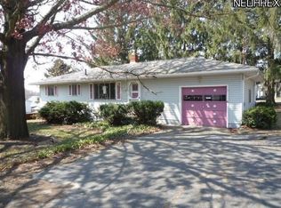 858 Saint Clair Ave, Barberton, OH 44203