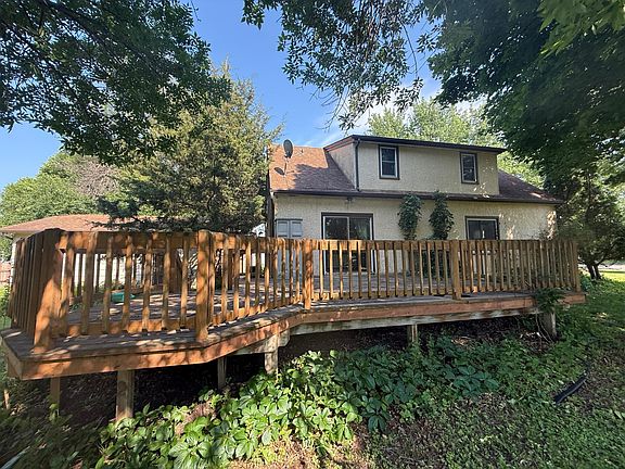 5th image of 511 Lake Ave