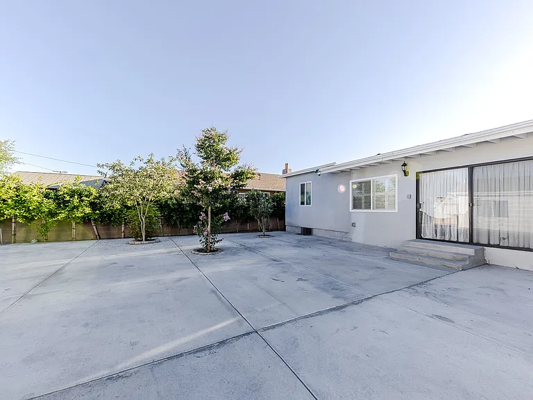 835 Bilton Way — Photo 33