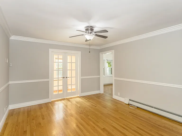 104 Sheridan Ave — Photo 5