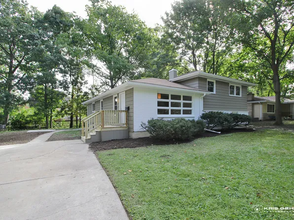 513 Kirkwood Ave, Winthrop Harbor, IL 60096