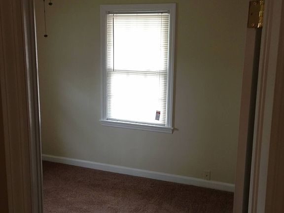 2nd image of 854 Martin Ln