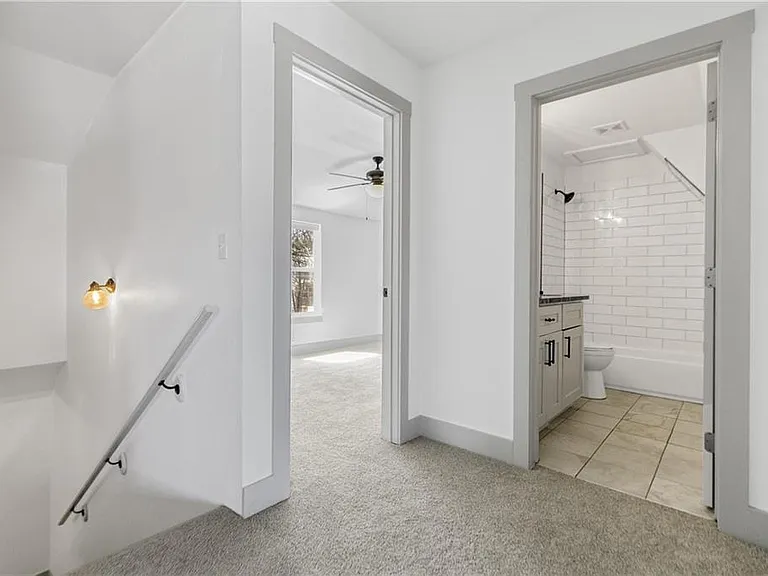 718 W Maple St — Photo 31