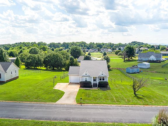 4th image of 215 Upland View Dr
